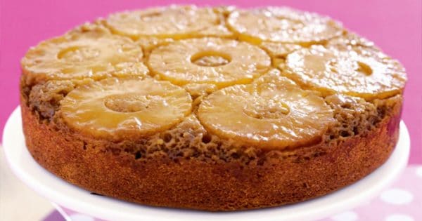Recette Gâteau Renversé à l’Ananas et aux Pépites de Chocolat Blanc